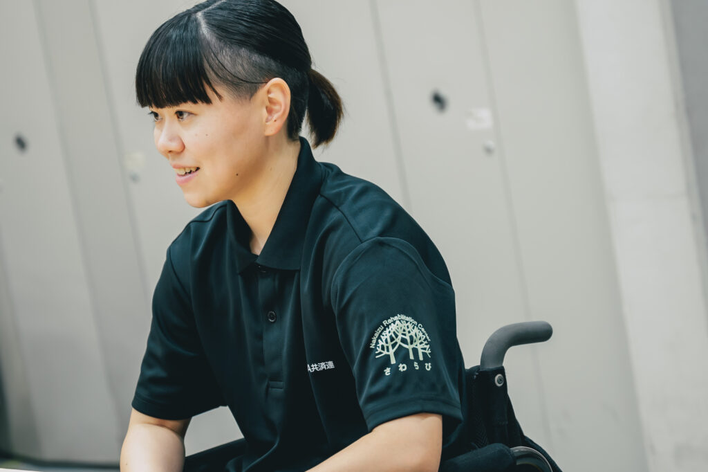 西村さんのインタビュー中の写真